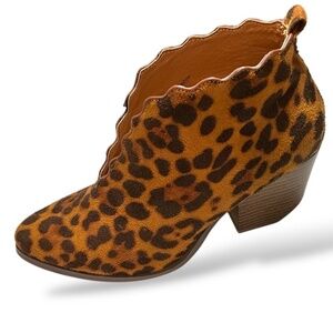 BEAST FASHION Faux Leather Pony Style Scalloped Edge Booties US Sz 6.5